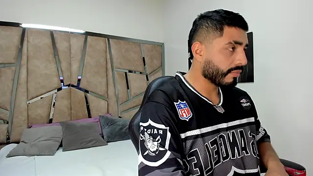 LeandroRusso online show from 02-12-25, 08:40