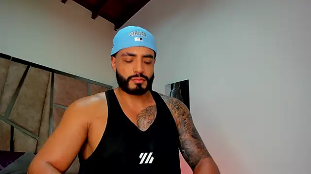 Snapshot of LeandroRusso chatting on 03-07-25, 12:48 LeandroRusso online show from 03-07-25, 12:48