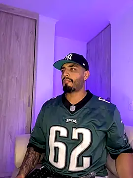 Snapshot of LeandroRusso chatting on 09-13-25, 01:16 LeandroRusso online show from 09-13-25, 01:16