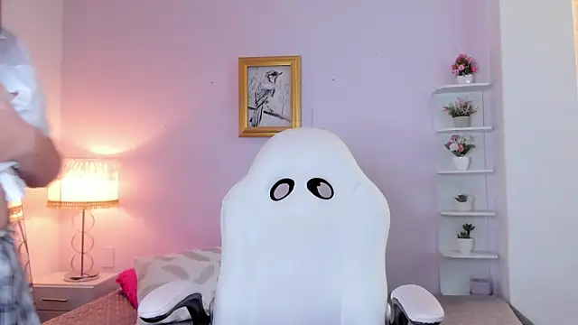 Snapshot of LeilaRasi chatting on 03-08-25, 05:43 LeilaRasi online show from 03-08-25, 05:43