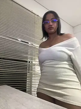 Snapshot of my_cam chatting on 03-09-25, 12:10 my cam online show from 03-09-25, 12:10