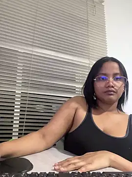 Snapshot of my_cam chatting on 03-11-25, 01:16 my cam online show from 03-11-25, 01:16