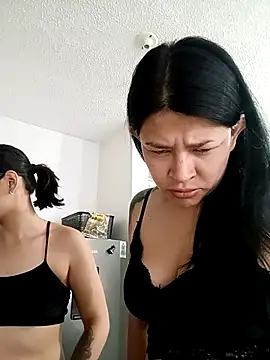 Snapshot of bri_ali chatting on 02-21-25, 02:27 bri ali online show from 02-21-25, 02:27