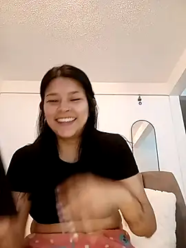 Snapshot of bri_ali chatting on 02-25-25, 01:52 bri ali online show from 02-25-25, 01:52