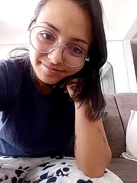 Snapshot of bri_ali chatting on 03-16-25, 01:38 bri ali online show from 03-16-25, 01:38