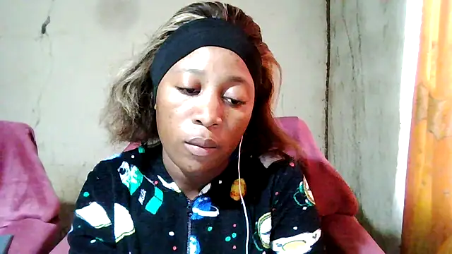 Hotchic22 online show from 09-29-25, 07:57