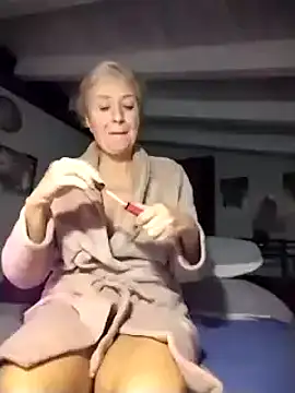 Snapshot of divinaerotica chatting on 11-13-25, 05:56 divinaerotica online show from 11-13-25, 05:56