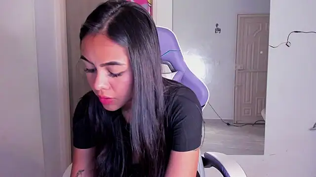 Snapshot of Tatiana250 chatting on 11-02-25, 12:13 Tatiana250 online show from 11-02-25, 12:13