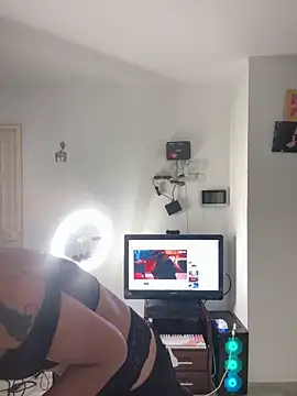 Snapshot of Tatiana250 chatting on 11-06-25, 11:26 Tatiana250 online show from 11-06-25, 11:26