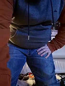 Snapshot of Pourleplasirs chatting on 02-20-25, 01:25 Pourleplasirs online show from 02-20-25, 01:25