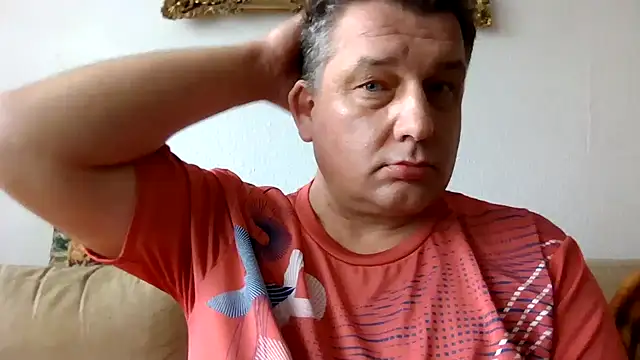 Snapshot of GrandpasDadBulg chatting on 02-12-25, 12:01 GrandpasDadBulg online show from 02-12-25, 12:01