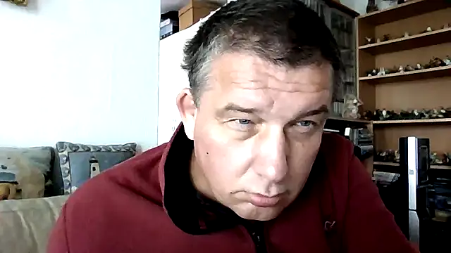 Snapshot of GrandpasDadBulg chatting on 10-01-25, 01:28 GrandpasDadBulg online show from 10-01-25, 01:28