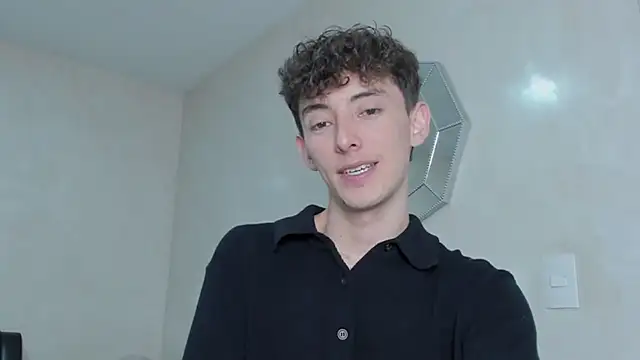 Snapshot of miketwink chatting on 11-04-25, 12:21 miketwink online show from 11-04-25, 12:21