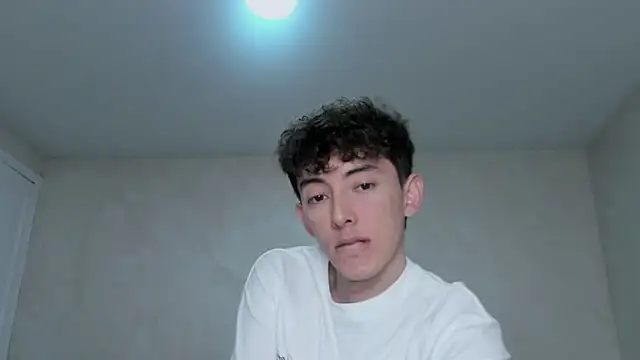 Snapshot of miketwink chatting on 11-07-25, 06:52 miketwink online show from 11-07-25, 06:52