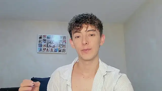 Snapshot of miketwink chatting on 11-19-25, 11:05 miketwink online show from 11-19-25, 11:05