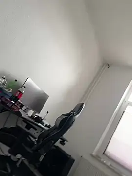 Mo 2003 online show from 02-11-25, 10:15