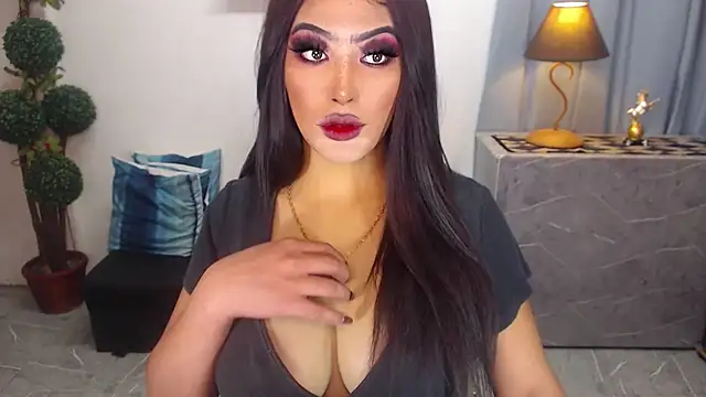 Snapshot of tripleAAAbitch chatting on 11-22-25, 12:20 tripleAAAbitch online show from 11-22-25, 12:20