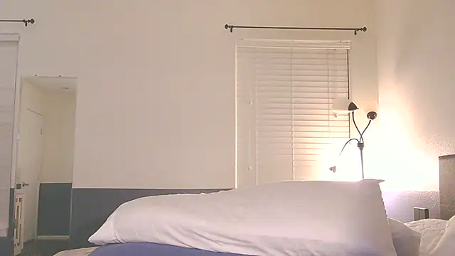 MilfRayne online show from 02-10-25, 09:04