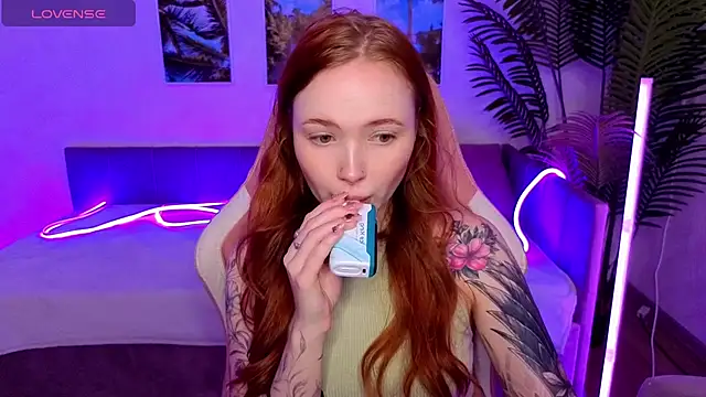 Maya Light online show from 10-21-25, 02:01