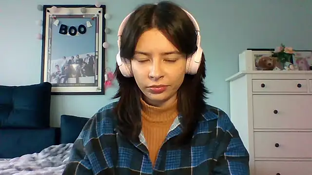 LariceSexy online show from 10-27-25, 01:15