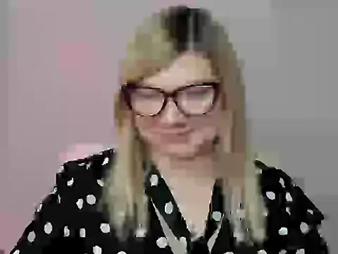 Snapshot of Lola_moree chatting on 10-09-25, 05:44 Lola moree online show from 10-09-25, 05:44