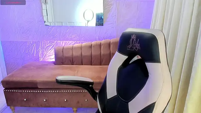 miss isabella m online show from 04-15-26, 12:45