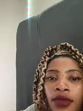 Snapshot of ZinaFreak chatting on 02-23-25, 01:21 ZinaFreak online show from 02-23-25, 01:21