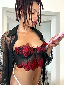 Snapshot of ZinaFreak chatting on 10-12-25, 07:29 ZinaFreak online show from 10-12-25, 07:29