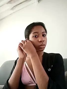 Snapshot of Zaira_Rose_ chatting on 02-14-26, 02:25 Zaira Rose online show from 02-14-26, 02:25