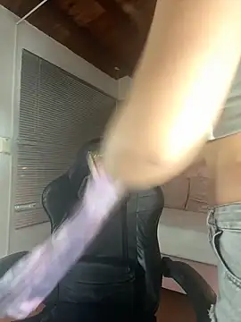 Hadley  online show from 10-09-25, 03:48