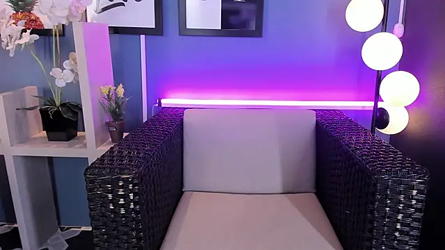 CandyLuxury   online show from 02-10-25, 07:49