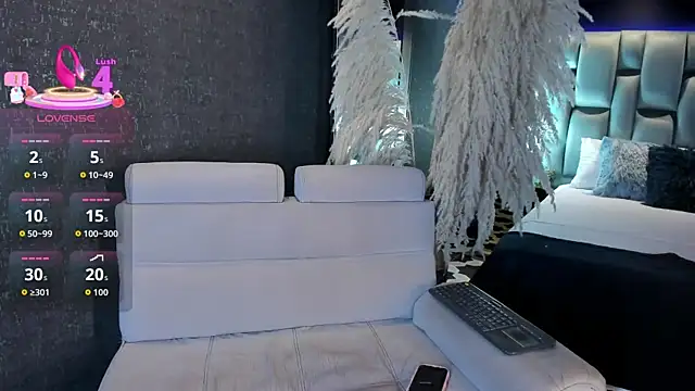 AliDiaz  online show from 11-04-25, 07:35