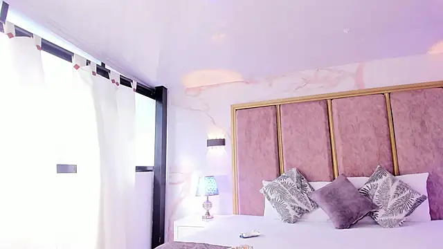 AliDiaz  online show from 12-21-25, 07:21