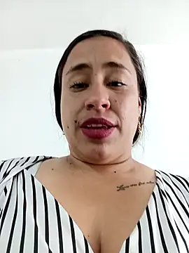 kamila lovee online show from 10-30-25, 07:47