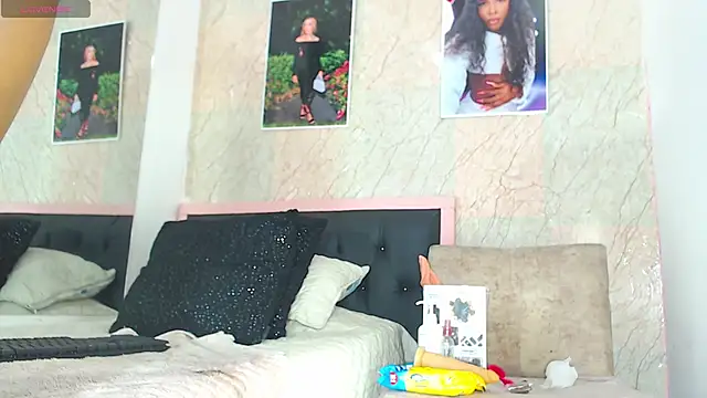 Snapshot of k_stormi_ chatting on 11-23-25, 01:16 k stormi online show from 11-23-25, 01:16