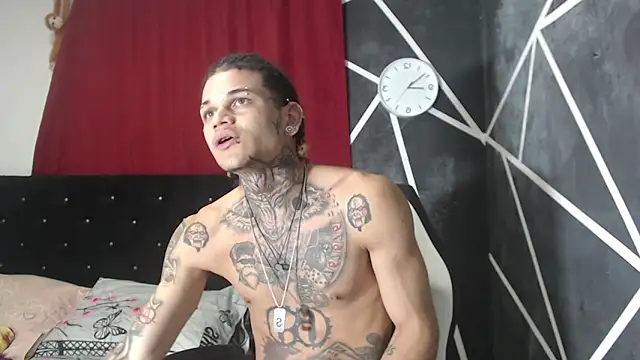 Snapshot of hot_man05 chatting on 10-10-25, 11:59 hot man05 online show from 10-10-25, 11:59