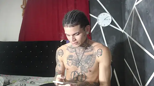 Snapshot of hot_man05 chatting on 10-11-25, 10:30 hot man05 online show from 10-11-25, 10:30