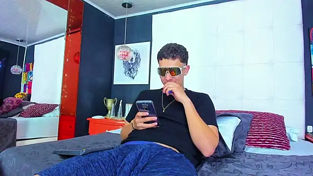 Snapshot of Thomas_May4rs chatting on 03-13-25, 07:42 Thomas May4rs online show from 03-13-25, 07:42