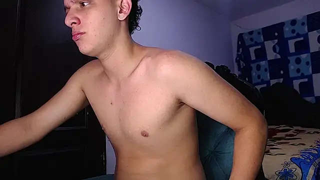 Snapshot of Thomas_May4rs chatting on 11-01-25, 12:01 Thomas May4rs online show from 11-01-25, 12:01