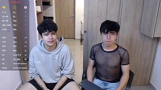 stiven and ale online show from 03-21-25, 06:38