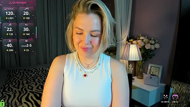 Snapshot of Nikki_Kai chatting on 10-20-25, 12:44 Nikki Kai online show from 10-20-25, 12:44