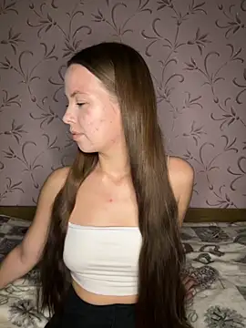 Arielle Swan online show from 10-25-25, 02:46