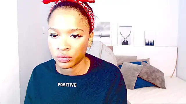 brendathompson  online show from 10-07-25, 01:36
