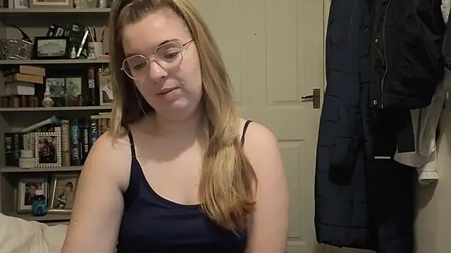 Demi WelshX online show from 11-14-25, 09:30