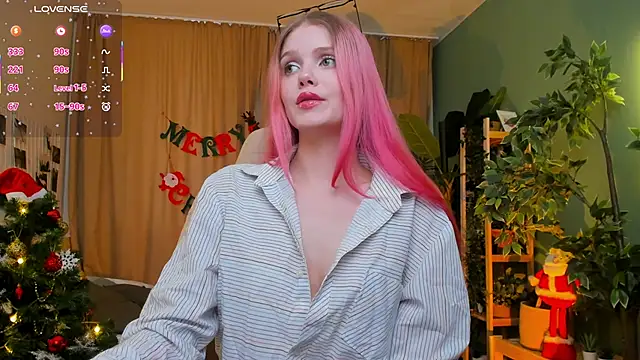 Gretchen Mol online show from 12-20-25, 07:37