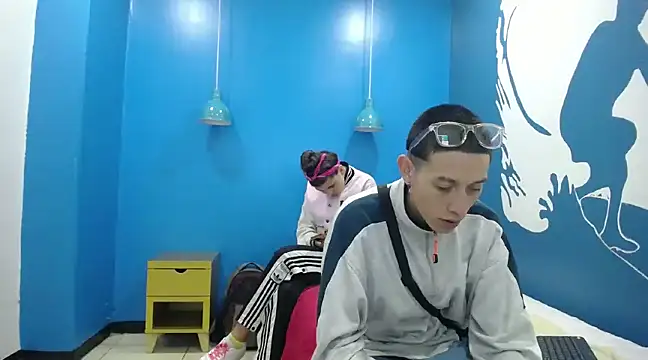 Snapshot of SimonAndJocelyn chatting on 02-09-25, 11:47 SimonAndJocelyn online show from 02-09-25, 11:47