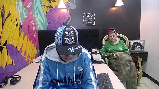 Snapshot of SimonAndJocelyn chatting on 02-20-25, 07:52 SimonAndJocelyn online show from 02-20-25, 07:52