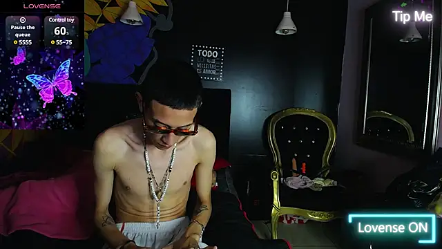 Snapshot of SimonAndJocelyn chatting on 03-16-25, 08:10 SimonAndJocelyn online show from 03-16-25, 08:10