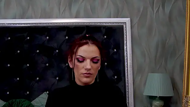 Snapshot of LissaAnn chatting on 02-19-25, 06:10 LissaAnn online show from 02-19-25, 06:10