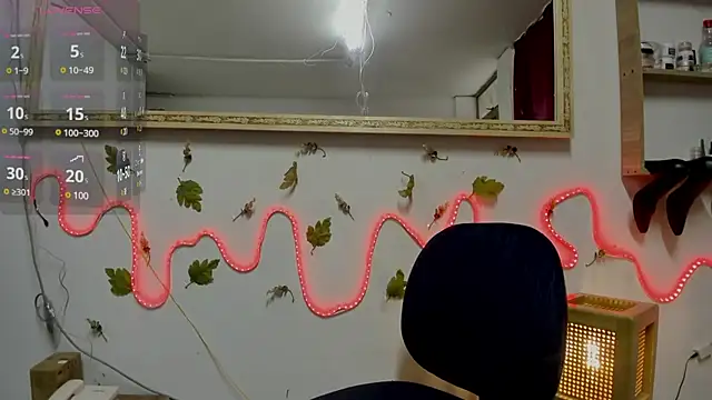 Snapshot of IZZY_BEAUTIFUL chatting on 02-26-25, 09:27 IZZY BEAUTIFUL online show from 02-26-25, 09:27